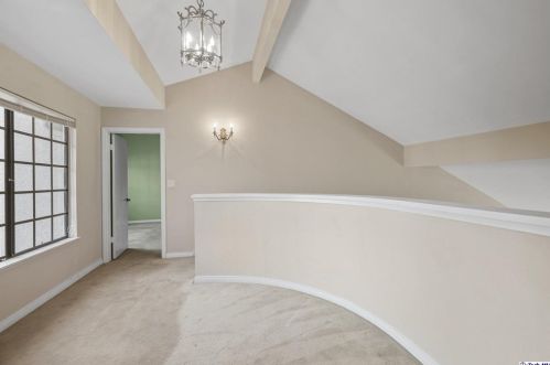 2520 Flintridge Dr, Glendale CA  91206-1033 exterior