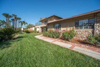 2427 Vista Dr, Upland, CA 91784-1136