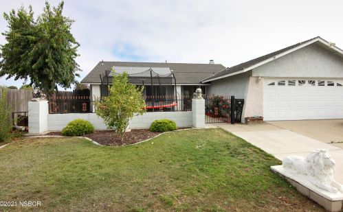 1050 Stokes Ave, Santa Maria, CA 93454-3266