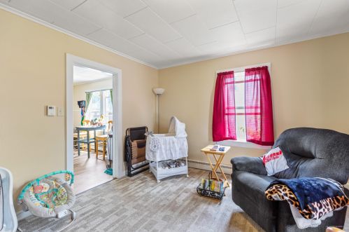 76 Fairlawn Ave, Lewiston ME  04240-4132 exterior
