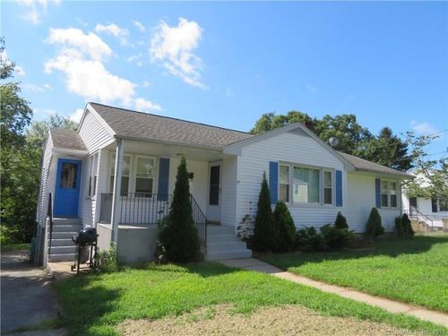 15 Lakeview Dr, Niantic, CT 06357-2415