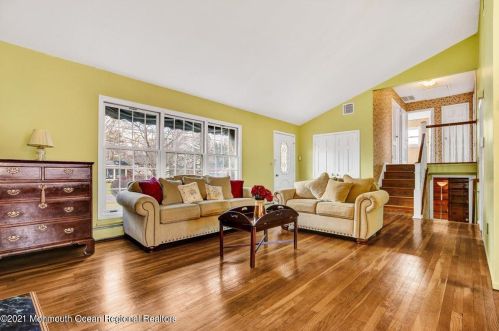 63 Cloverdale Cir, Tinton Falls NJ 07724-3105 exterior