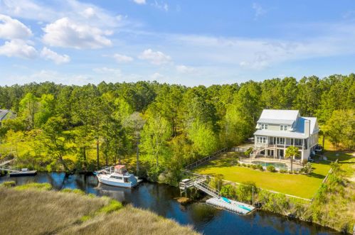 7539 Ladys Secret Ln, Awendaw SC  29429-4956 exterior