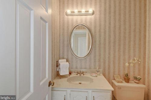 17501 New Hampshire Ave, Ashton MD  20861-9791 exterior