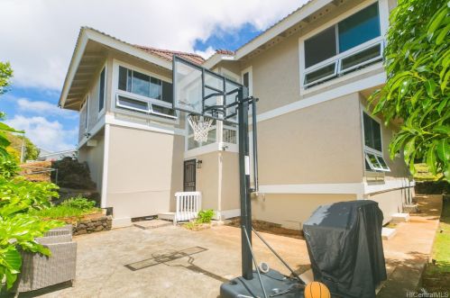 989 Kaluanui Rd, Honolulu HI  96825-1324 exterior