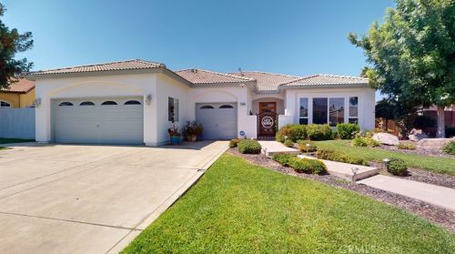 7380 Edgewater St, Sharon, CA 93610-8443