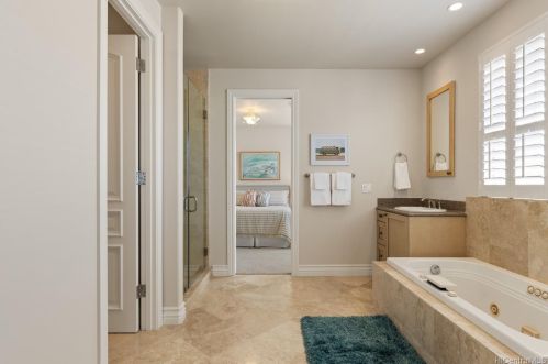 4753 Farmers Rd, Honolulu HI  96816-5443 exterior