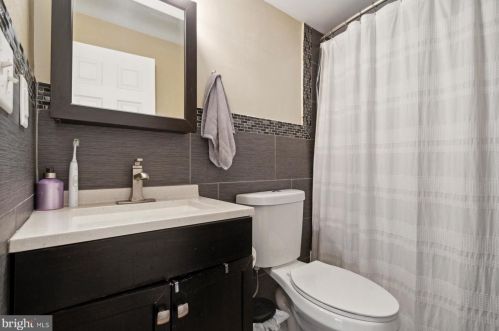 528 13 St, Philadelphia PA  19147-4533 exterior