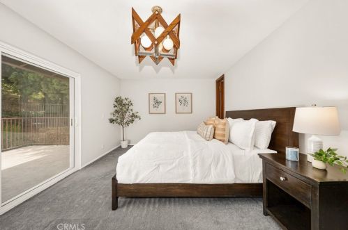 231 Sleepy Holw Dr, Glendale CA 91206-4727 exterior