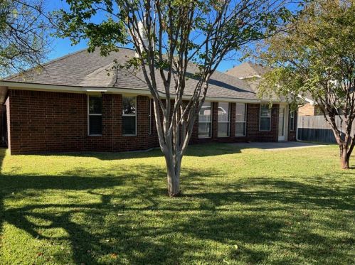 3814 Calloway Dr, Midlothian TX  76063-3404 exterior