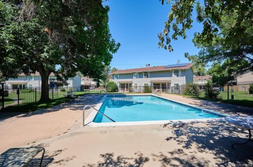 1964 Oswego Way, Aurora CO 80014-1188 exterior