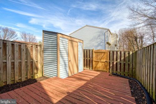 8359 Bark Tree Ct, Springfield VA  22153-3832 exterior