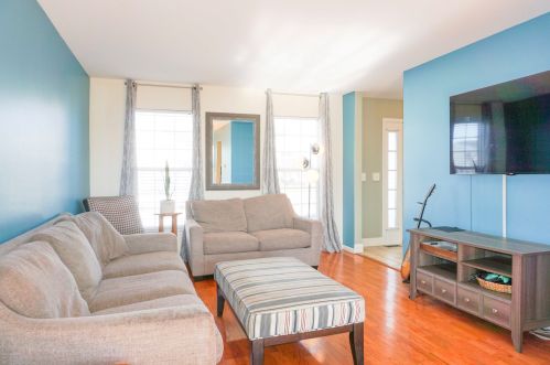 23 Kingsport Ct, South Elgin, IL 60177-2973