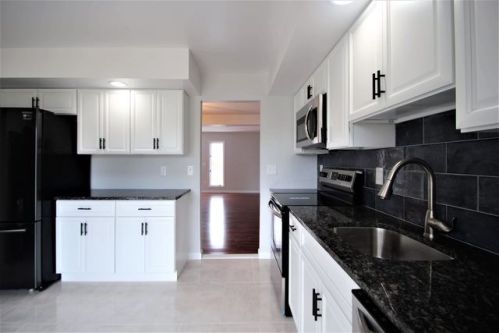 120 Seminole Rd, Lafayette, NJ 07848-4014