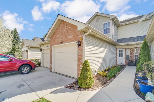 1511 Golfview Ct, Glendale Heights, IL 60139-3652