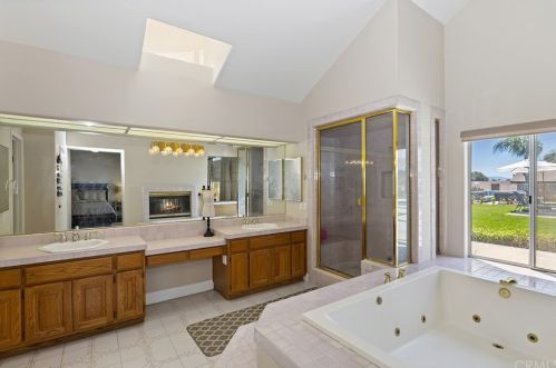 7539 Whitegate Ave, Riverside CA  92506-5455 exterior