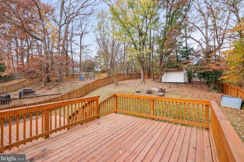 8290 Morning Dew Ct, Springfield VA  22153-3812 exterior