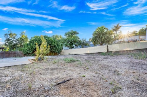 252 Plumosa Ave, Vista CA  92083-8022 exterior