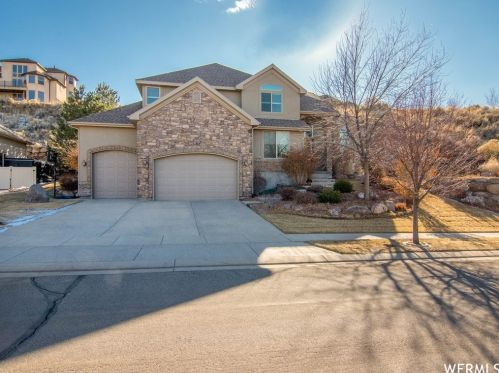 1706 Crimson Oak Dr, Draper, UT 84020-5614