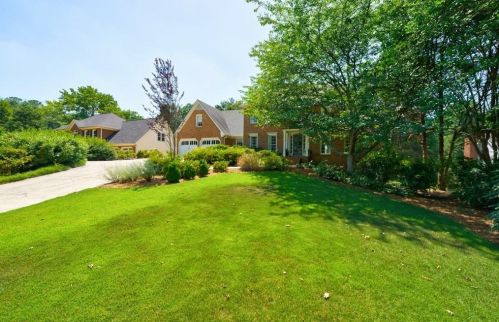 1831 Jacksons Creek Dr, Marietta, GA 30068-1507