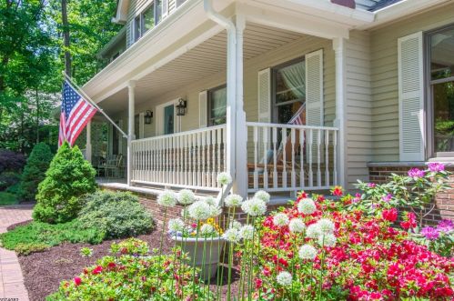 39 Pheasant Run, Kinnelon, NJ 07405-3022