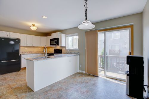 896 Emerald Dr, Pingree Grove IL  60140-9114 exterior