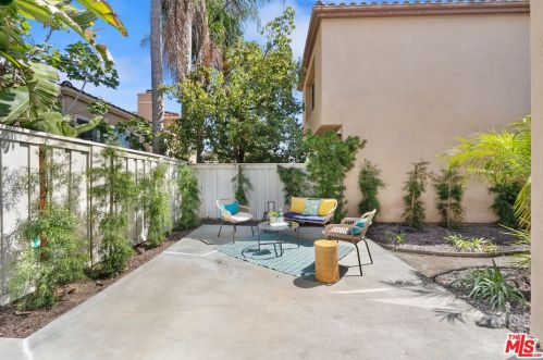 47 Del Carlo, Irvine CA  92606-8824 exterior