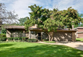 952 Saratoga Dr, Palatine, IL 60074-3729