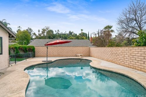 5545 Gloucester Way, Riverside CA  92506-3425 exterior