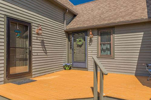 64 Montrose Dr, Stratham, NH 03885-2400