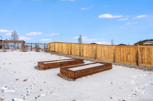 273 Kewaunee Way, Aurora CO 80016-4327 exterior