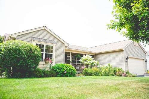1364 Wood Dr, Bull Valley, IL 60098-4168
