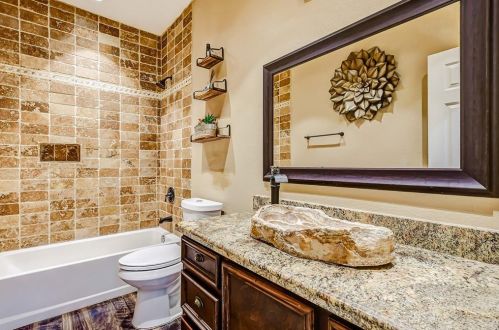 11028 San Jacinto Dr, Morgans Point TX 77571-9533 exterior