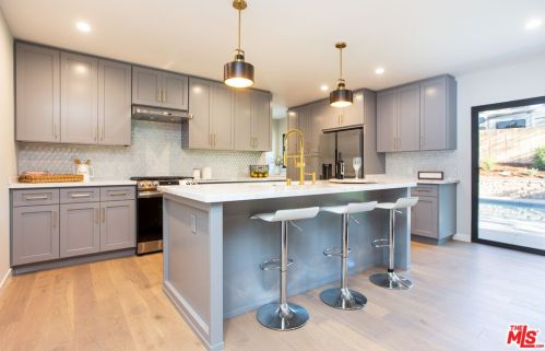 5308 Cortolane Dr, Glendale CA  91214-1308 exterior