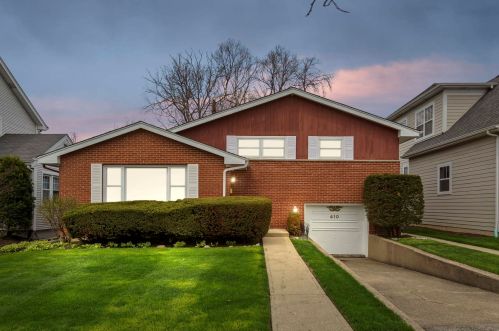 410 Mueller St, Arlington Hts, IL 60004-5438