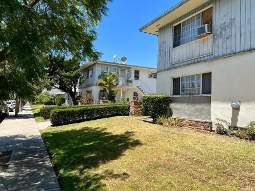 1011 Chevy Chase Dr, Glendale CA  91205-3001 exterior