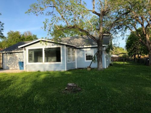 108 Bonham St, Green Lake, TX 77979-2603