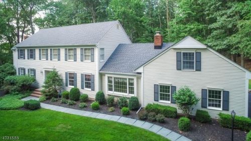 8 Summer Ln, Califon, NJ 07830-3413