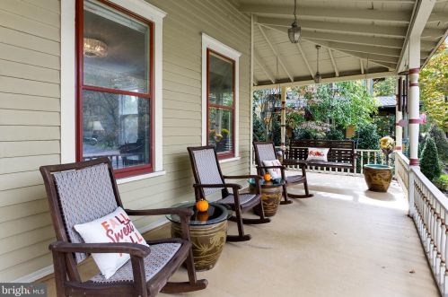 135 Warwick Rd, Tavistock NJ  08033-3706 exterior