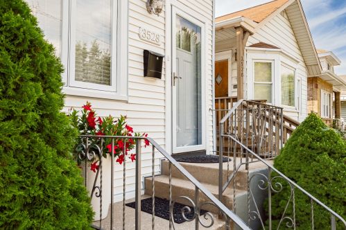 3528 Oketo Ave, Chicago, IL 60634-3424