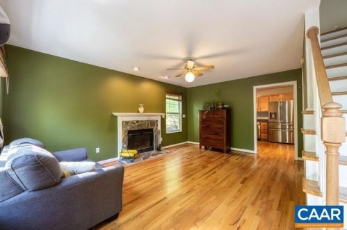10 Ashton Rd, Bybee, VA 22963-2724