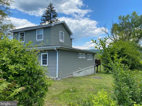 102 Railroad St, Duncannon, PA 17020-9594