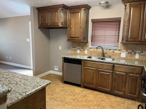 6114 Stoney Brook Dr, Angleton, TX 77515-2504