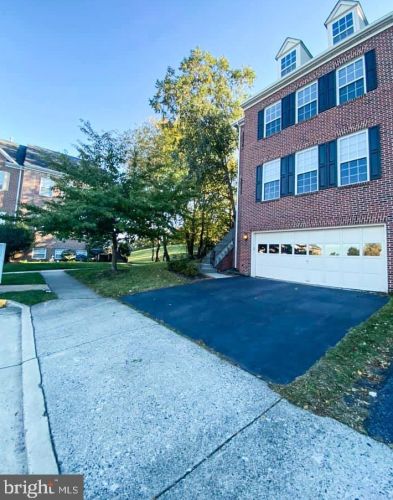 639 Mcleary Sq, Leesburg, VA 20175-5651