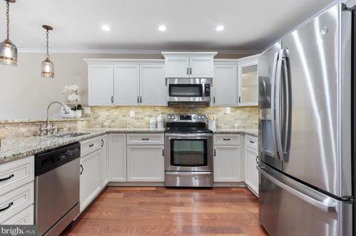 728 Oak Grv Cir, Severna Park MD 21146-4219 exterior