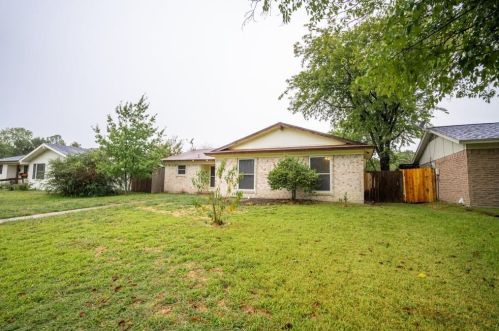 905 Longbeach Dr, Garland TX  75043-2648 exterior