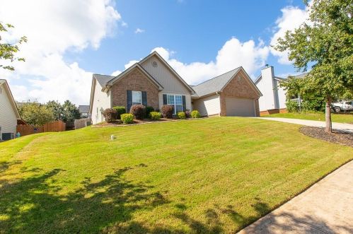 1734 Tugalo Dr, Jefferson, GA 30549-8615