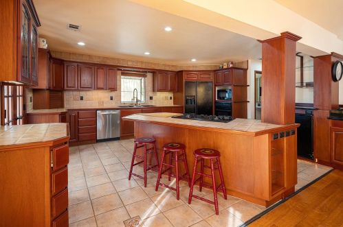 10140 Olympic Blvd, Truckee CA  96161-1701 exterior
