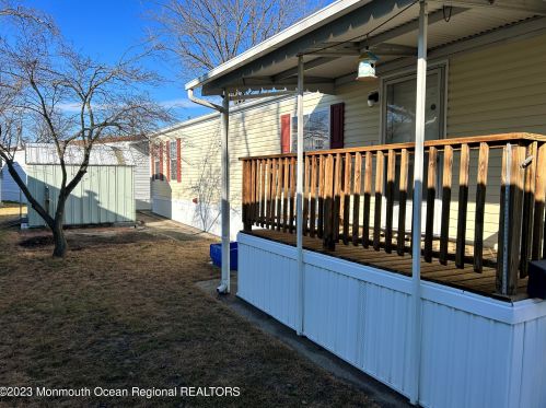 65 Bayshore Mobile Mnr, Hazlet, NJ 07730-4134