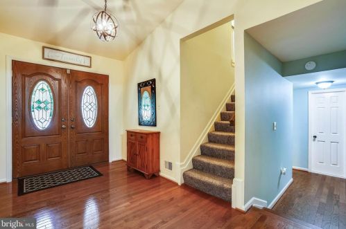 7502 Cervantes Ct, Springfield, VA 22153-1614